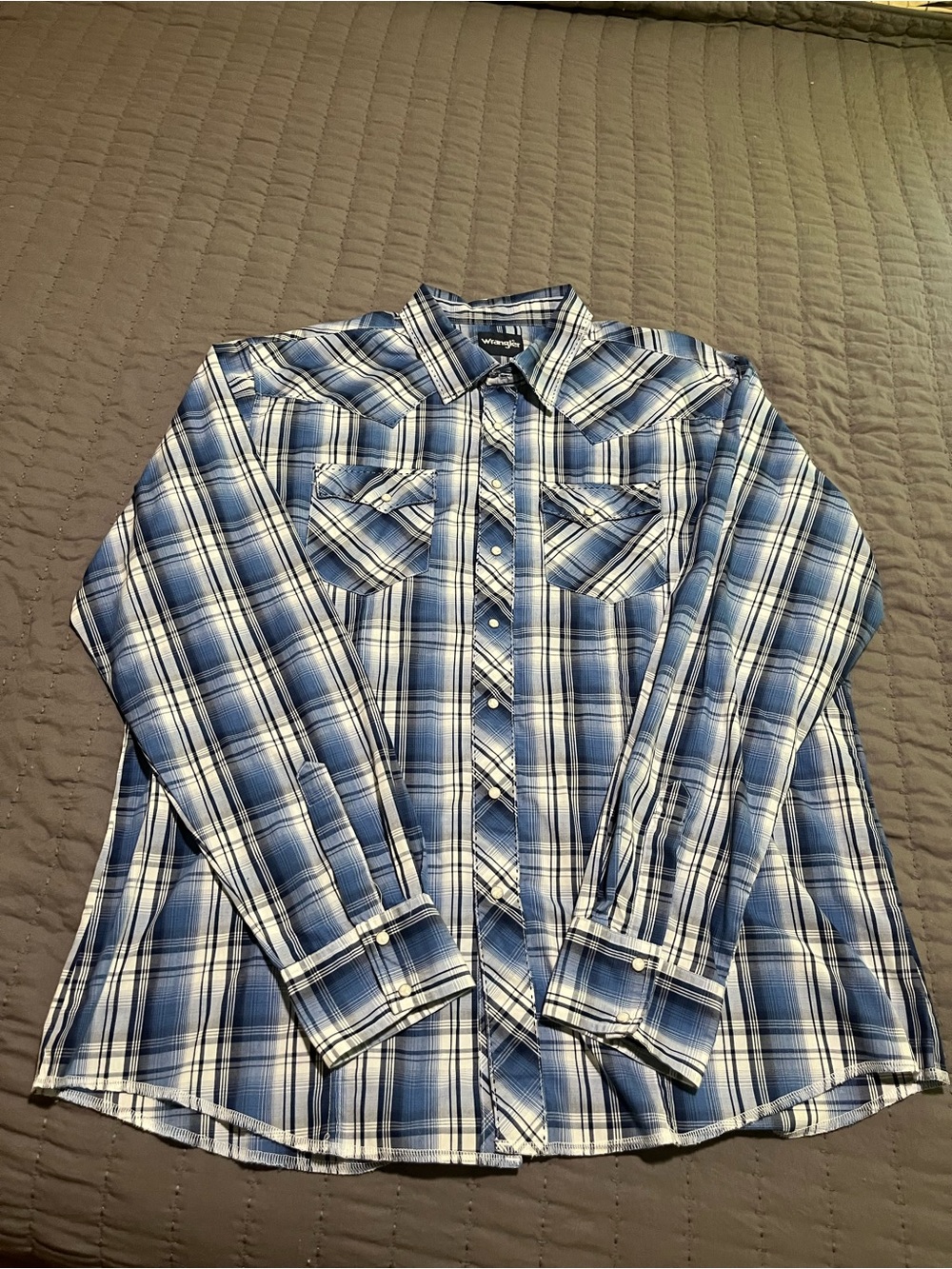 Wrangler Blue and White Plaid Button-Down Western Shirt
